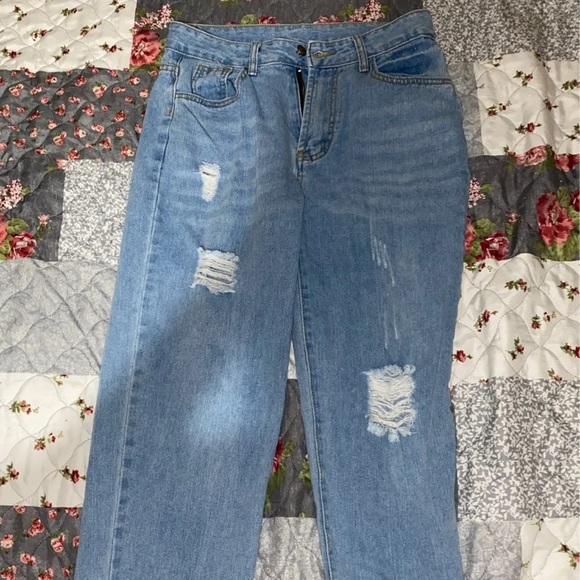 Mom Jeans - Picture 2 of 4